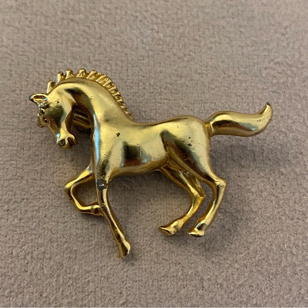 Vintage Gold Tone Horse Brooch Prancing Stallion Animal Pin Equestrian Jewelry